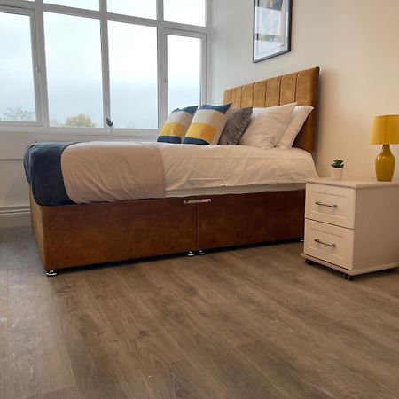 1 Bedroom Apartment - Flitwick - Contractor Friendly - Tourist Ready - Full Kitchen - Wifi - Smart Tv - Sofa Bed - Free Parking - Ideal For Short Or Long Stays Dış mekan fotoğraf