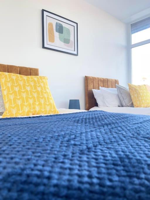 1 Bedroom Apartment - Flitwick - Contractor Friendly - Tourist Ready - Full Kitchen - Wifi - Smart Tv - Sofa Bed - Free Parking - Ideal For Short Or Long Stays Dış mekan fotoğraf