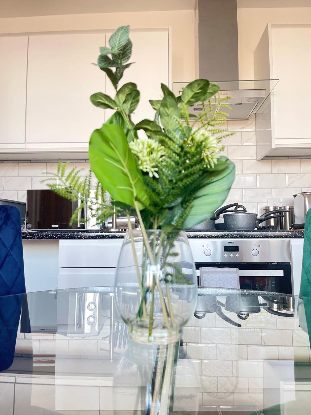 1 Bedroom Apartment - Flitwick - Contractor Friendly - Tourist Ready - Full Kitchen - Wifi - Smart Tv - Sofa Bed - Free Parking - Ideal For Short Or Long Stays Dış mekan fotoğraf
